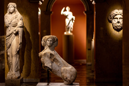 Collection of Greek and Roman Antiquities of the Kunsthistorisches Museum Wien - Museum of Fine...