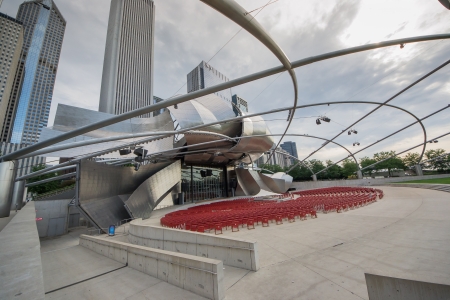 Chicago,USA-august 12,2013 Jay Pritzker Pavilion at the millenium park in Chigago in a sunny dayのeditorial素材