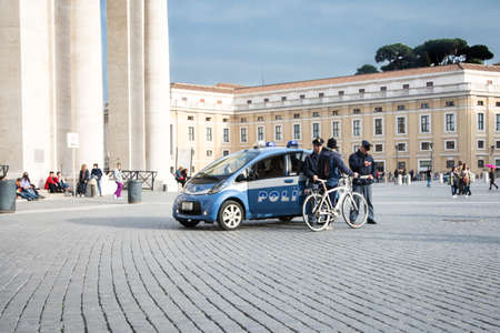 Vatican city,Vatican city state - march 15,2014 police officers in St  Peterのeditorial素材