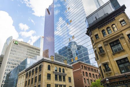 Toronto,Canada-august 1,2015:architectures of typical peripheral Toronto skyline during a sunny day.のeditorial素材