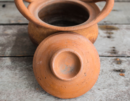 Cover the pot and put back together.の写真素材