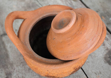 Place the lid on the pot soil.の写真素材