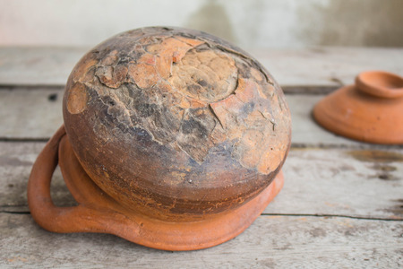 Old clay pots are cracking down on usage.の写真素材