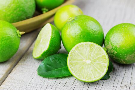 Fresh lemon sliced ââon wooden and tray.の写真素材