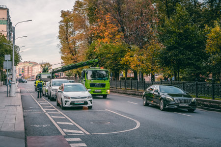 Moscow, Russia, September 30, 2020. A tow truck removes cars of violators on the city street. Moscow.のeditorial素材