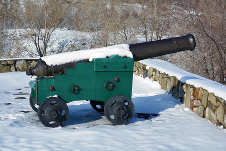 Novokuznetsk, Russia - October 18, 2014: 12-pound cannon on a gun carriage. A monument of history and architecture Kuznetsk fortress in the city of Novokuznetsk, Kemerovo region, Siberiaのeditorial素材