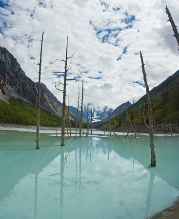 Beautifull valley with view to mountains and turquoise   lake in Altaj, Russia  at the summerの写真素材
