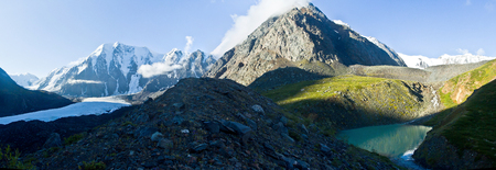 Beautifull valley with view to mountains and  turquoise  lake in Altaj, Russia  at the summerの写真素材