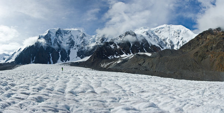 Beautifull valley with view to snow mountains  in Altaj, Russia  at the summerの写真素材