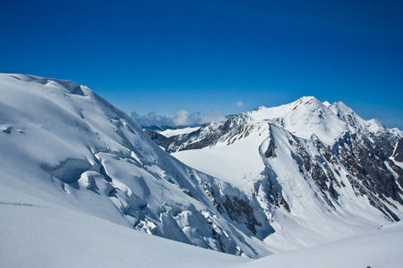 Beautifull valley with view to snow mountains  in Altaj, Russia  at the summerの写真素材