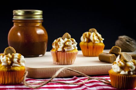 Caramel cupcakesの写真素材