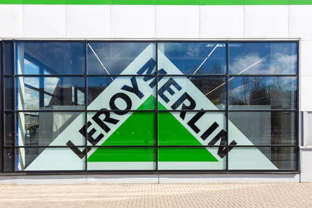 Leroy Merlin logo on facade storeのeditorial素材