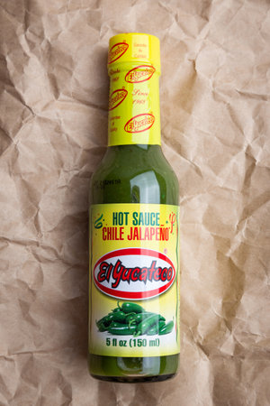 El Yucateco Hot Sauce Chile Jalapeno bottleのeditorial素材