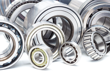Group bearings and rollers (automobile components) for the engine and chassis suspension