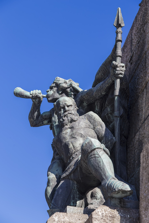 KRAKOW, POLAND - OKTOBER 28, 2015: Figures of soldiers at the Battle of Grunwald monument in Krakow. Polandのeditorial素材