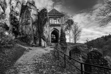 The fortress gates of Ojcow Castle. Polandの写真素材