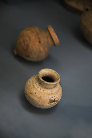 Clay transport containers