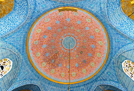 Decorated ceiling in one of the domes in the Topkapi palace, Istanbulのeditorial素材