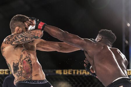 STOCKHOLM - OCT 8, 2016: Papy Abedi vs Bruno Carvalho at Superior Challenge 14 at Eriksdalshallen in Stockholm.のeditorial素材