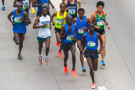 STOCKHOLM, SWEDEN - JUNE 3, 2017: Leading group at the Stockholm Marathon just after the start. About +13k startedのeditorial素材