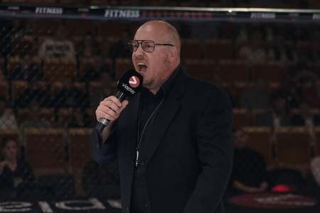 ALVSJO, SWEDEN - DEC 1, 2018: Annoncers before th fight between Irman Smajic (SWE) vs Malik Jahmaze (SWE) at the Superior Challenge 18. Smajic wonのeditorial素材