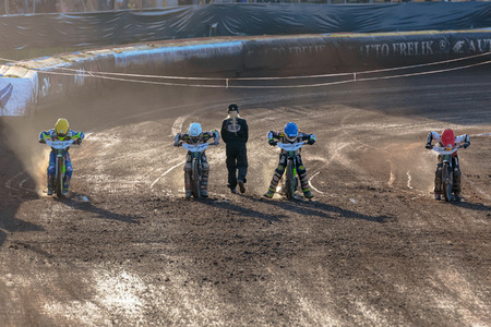 HALLSTAVIK, SWEDEN, JULY 6, 2019: Dusty startgrid at the Speedway GP in Hallstavik and HZ Bygg Arena.のeditorial素材
