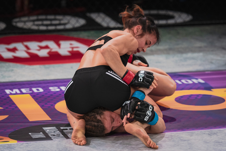 STOCKHOLM, SWEDEN, DEC 7, 2019: Superior challenge 20 between Fannie Redman (SWE) and Zejna Krantic (BIH). Redman wonのeditorial素材