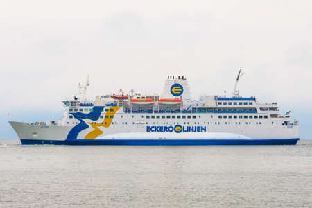GRISSLEHAMN, SWEDEN - JUNE 18, 2022: The ferry Eckero linjen trafficing the ports of Grisslehamn and Eckero.のeditorial素材