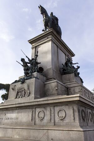 Statua Piazza Garibaldi Romaのeditorial素材