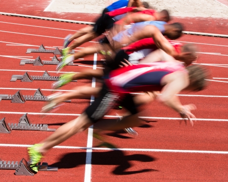 sprintstart in track and fieldの写真素材