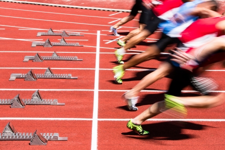 sprintstart in track and fieldの写真素材