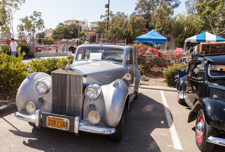 Laguna Beach, CA, USA - October 2, 2016: White 1949 Rolls Royce Silver Dawn Sedan owned by Rod Hatter and displayed at the Rotary Club of Laguna Beach 2016 Classic Car Show. Editorial use.のeditorial素材