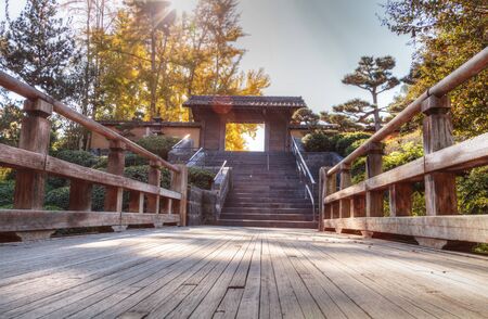 Los Angeles, CA, USA â November 25, 2016: Entrance with Chinese garden view with lion statues in the Chinese garden at the Huntington Botanical Gardens in Los Angeles, California. Editorial use.のeditorial素材