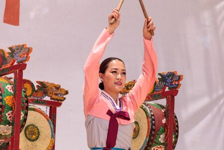 San Diego, CA, USA - July 1, 2017: Korean drum dance performed at the San Diego Zoo Safari park. Editorial only.のeditorial素材
