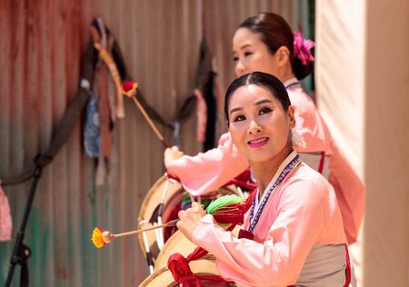 San Diego, CA, USA - July 1, 2017: Korean drum dance performed at the San Diego Zoo Safari park. Editorial only.のeditorial素材