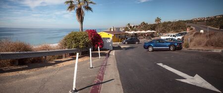 Newport Beach, CA, USA  November 12, 2017: Rubys Shake Shack at Crystal Cove State Park beach, right on the sand with an ocean view in Newport Beach, Californiaのeditorial素材