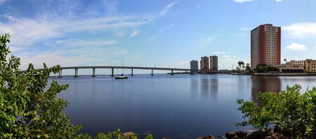 Edison Bridge over the Caloosahatchee River in Fort Myers, Florida.の写真素材