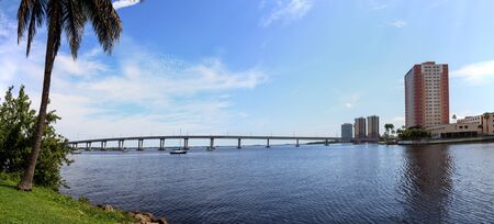 Edison Bridge over the Caloosahatchee River in Fort Myers, Florida.の写真素材