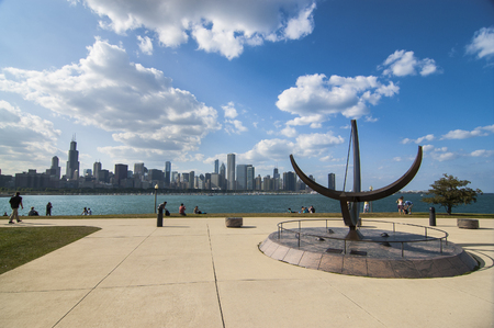 A view of the lake and the buildings  in Chicagoのeditorial素材