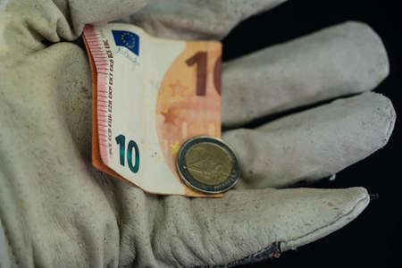 in Germany the minimum wage (translation =minimum wage) increases in steps up to 12.00 euros until October 2022の写真素材