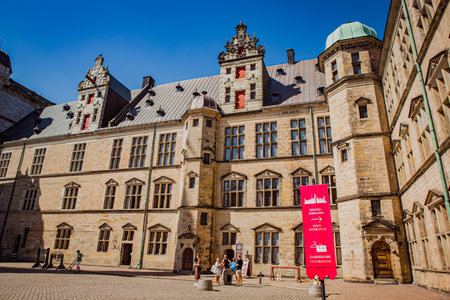 ELSINORE, DENMARK â 3 AUG 2018: The castle yard of Kronborg castle in Elsingore (HelsingÃ¸r), Denmark.のeditorial素材