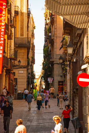 Alley in Barcelona, Spainのeditorial素材