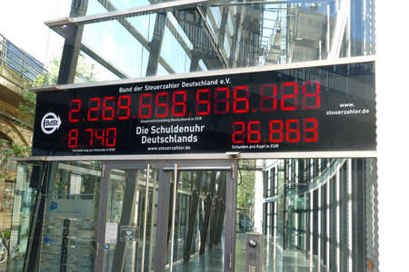Berlin, Germany, May 10th, 2021, "Germany's Debt Clock", at the Taxpayers Associationのeditorial素材