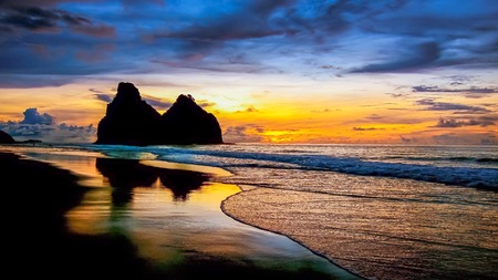 dramatic ocean sunsetの写真素材