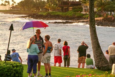 KAUAI, HAWAII, OCTOBER, 2010: People enjoying thenselves outside waiting for the sunsetのeditorial素材