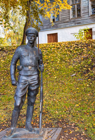 Pskov, Russia: The monument to the soldiers of the First world war on the embankment of the Velikaya river.のeditorial素材