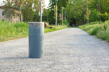 Retractable Electric Bollard Metallic, and hydraulic for the control of road traffic locked up...