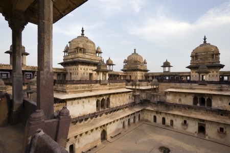The Jahangiri Mahal Rajput Palace near the town of Orchha in the Madhya Pradesh region of India のeditorial素材