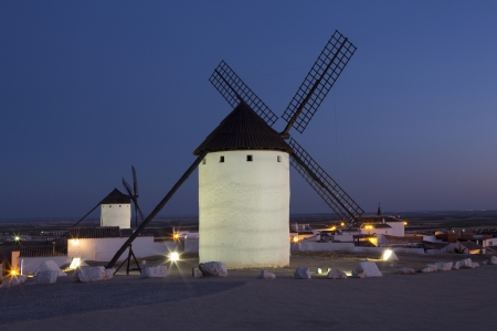 Dusk over the windmills of Campo de Criptana in the La Mancha region of central Spain の写真素材