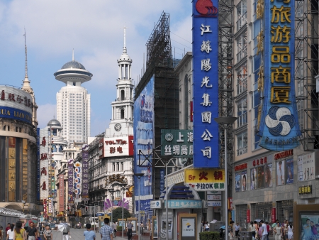The Nanjing Road in the city of Shanghai in the Peoples Republic of China.のeditorial素材